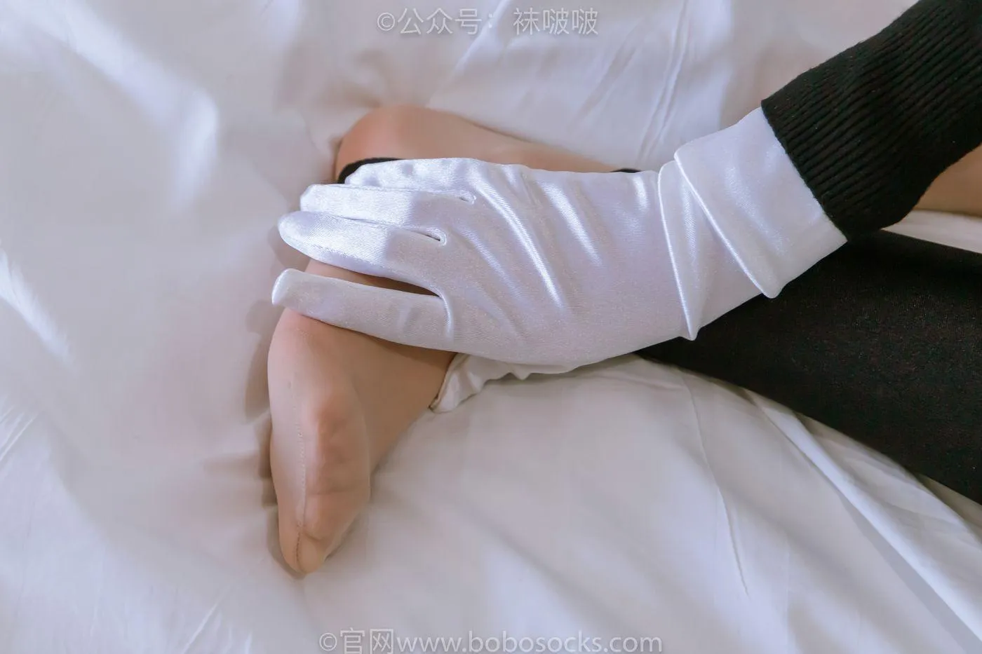 [BoBoSocks袜啵啵]NO.041 小甜豆-高跟长靴、黑色踩脚裤、肉丝 [140P]插图3